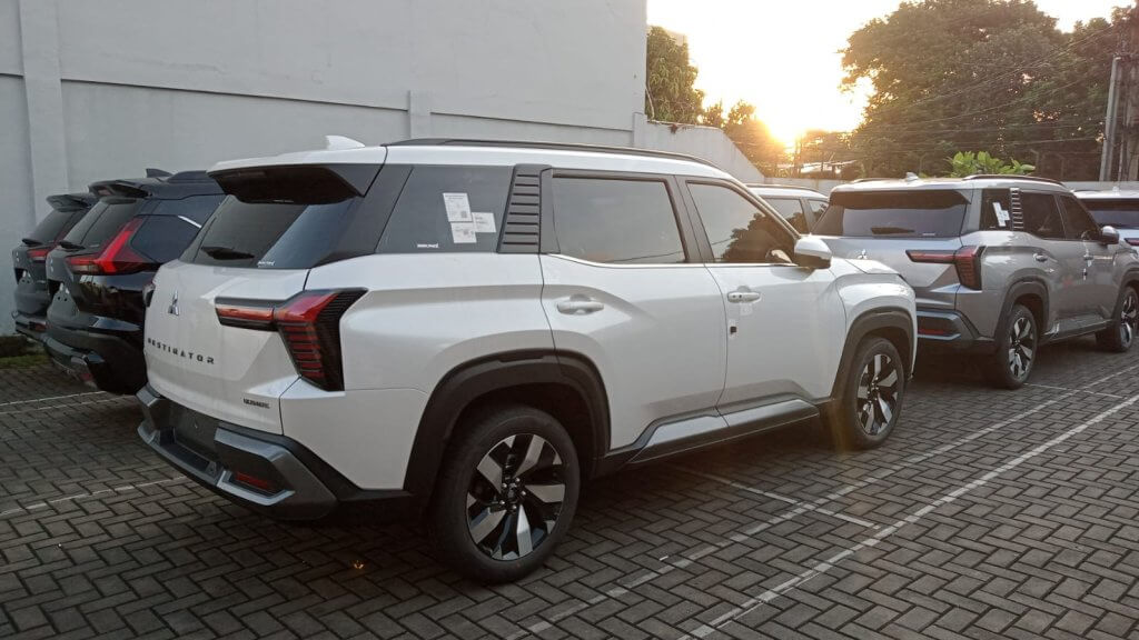 Mitsubishi Destinator