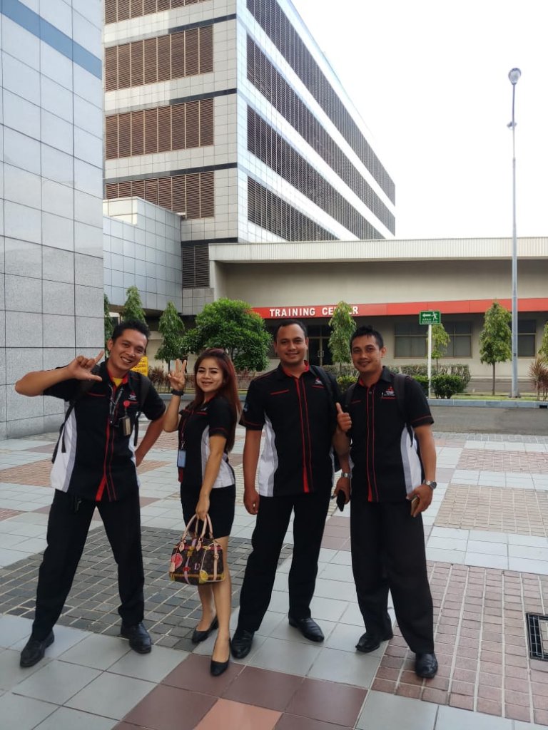 Sales Mobil Mitsubishi